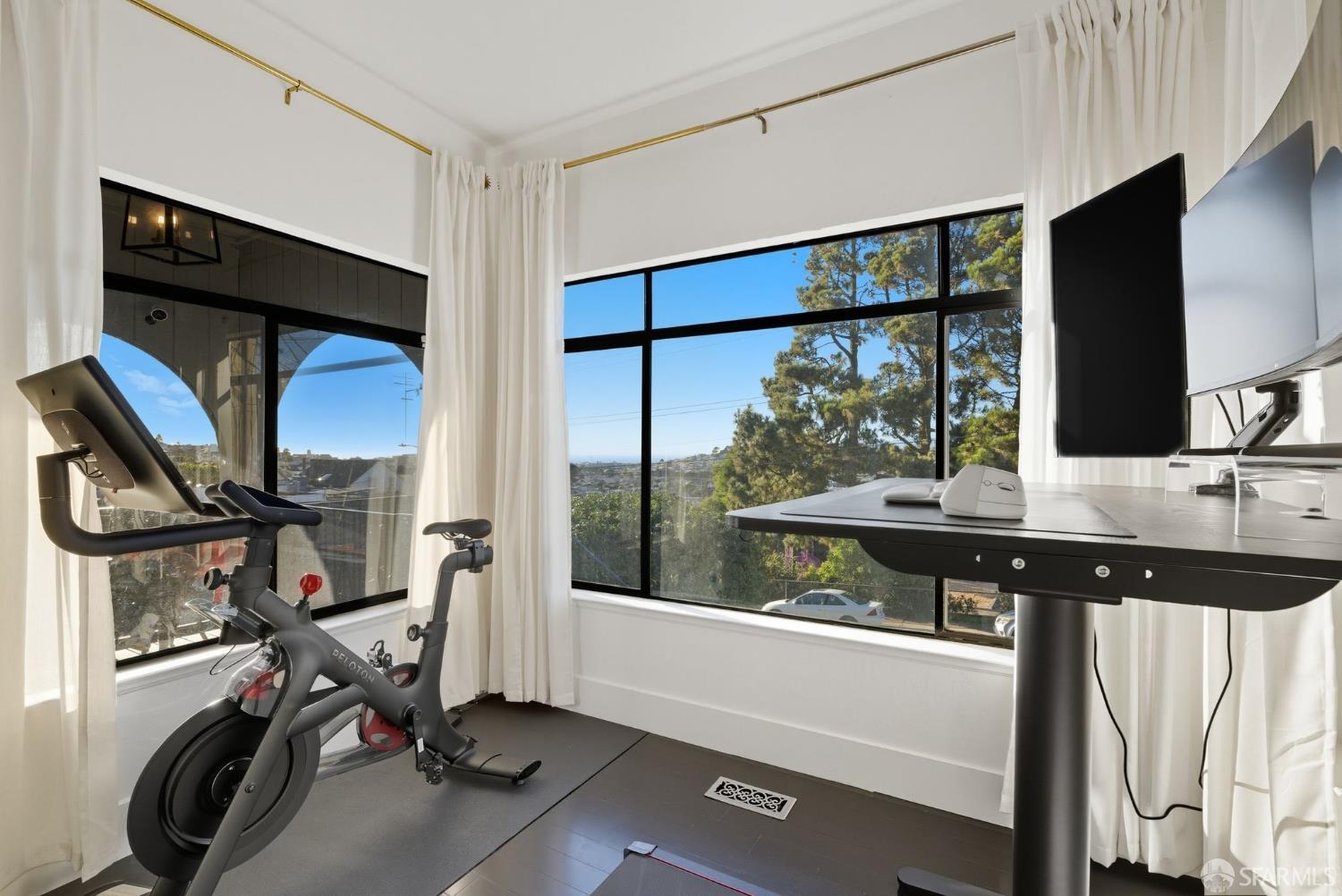 395 Frankfort Street