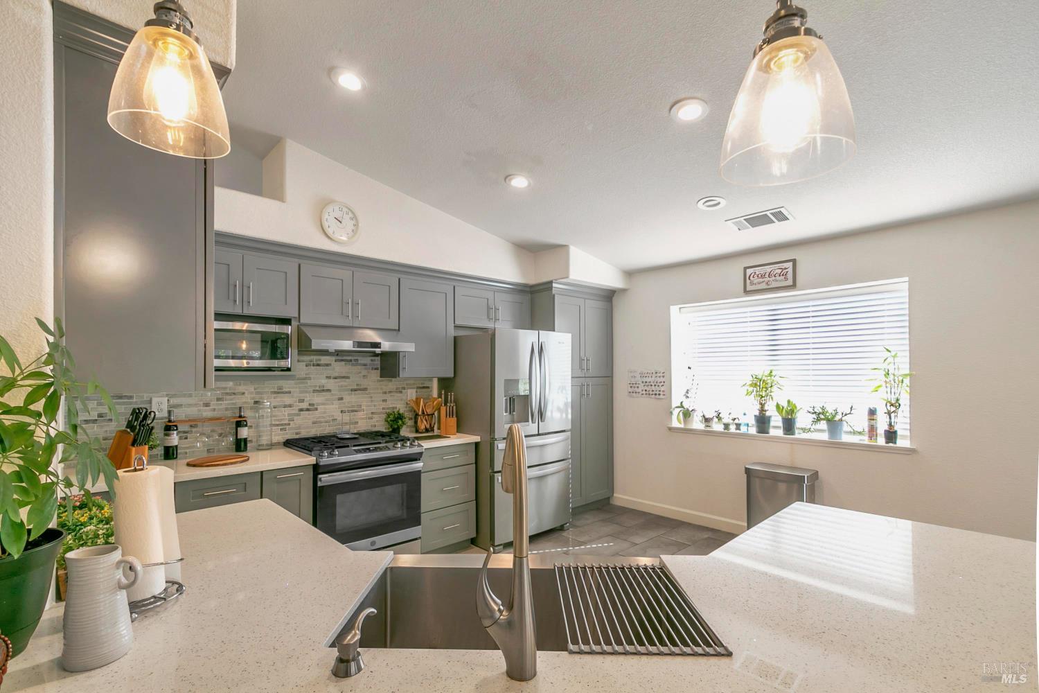 3257 Vista Del Lago Way