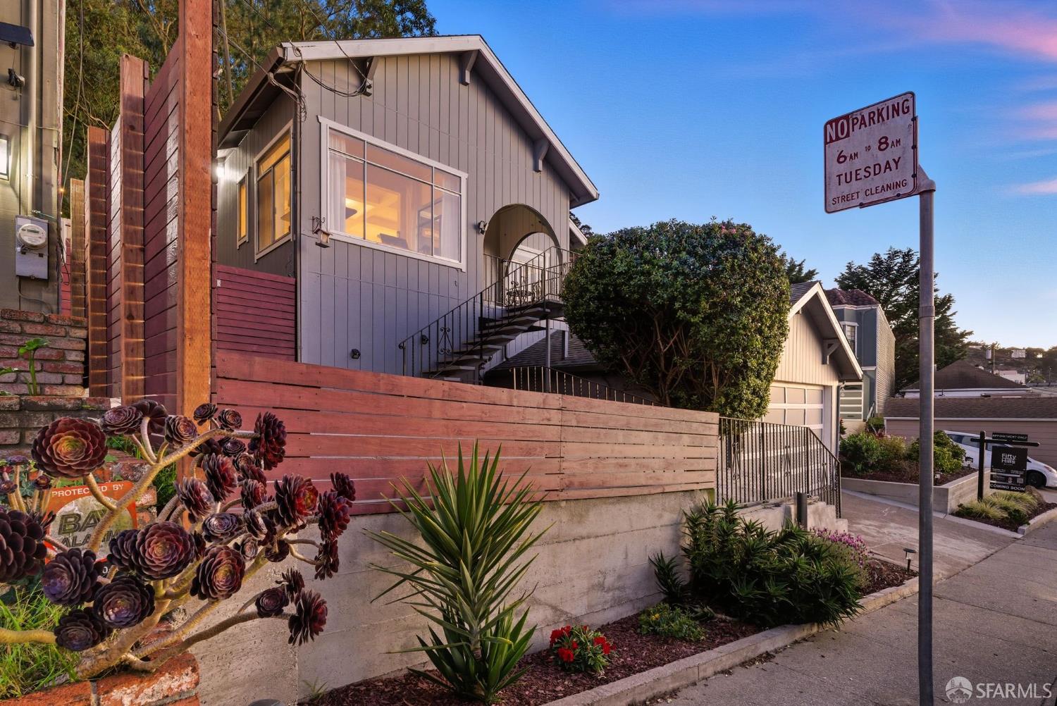 395 Frankfort Street