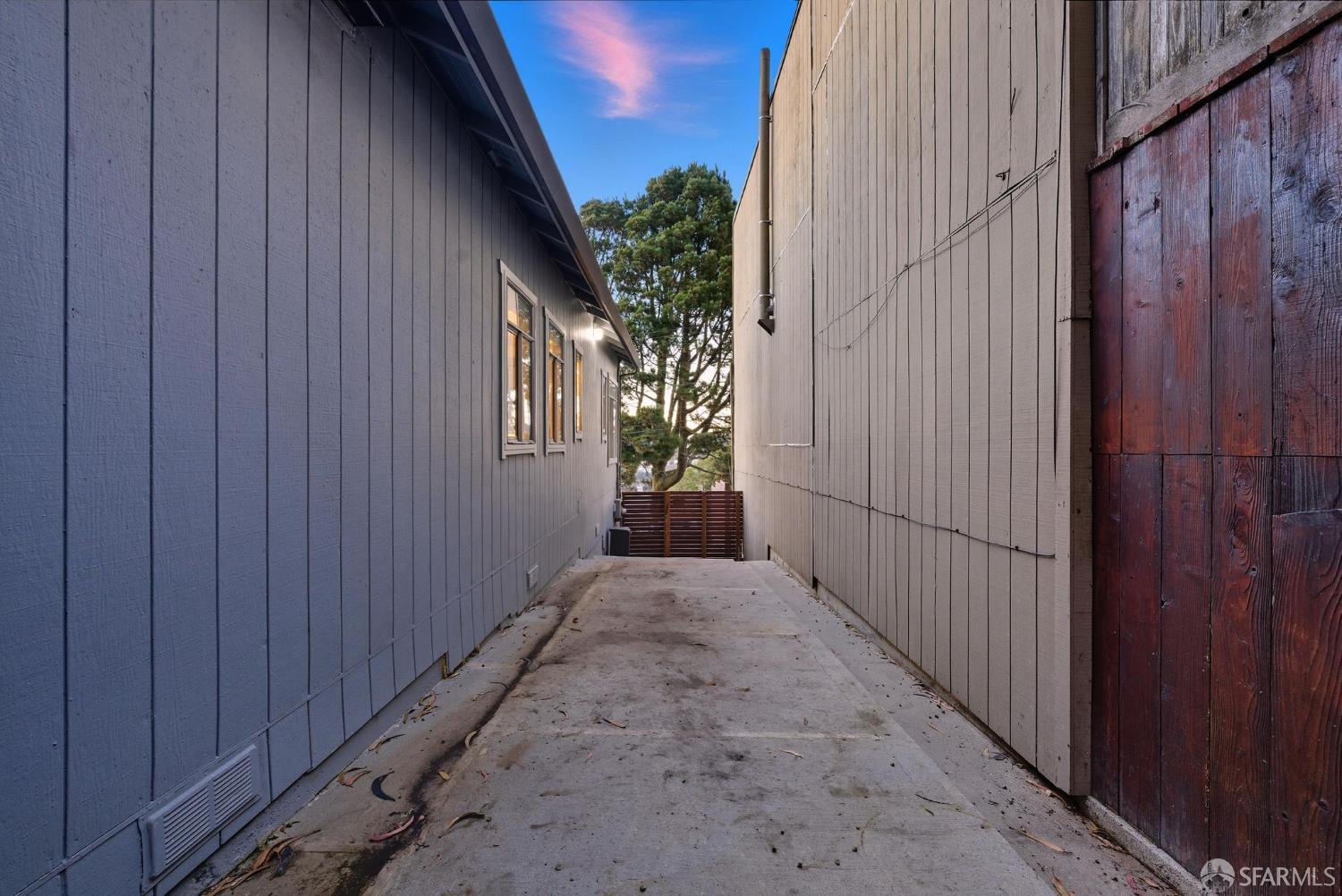 395 Frankfort Street